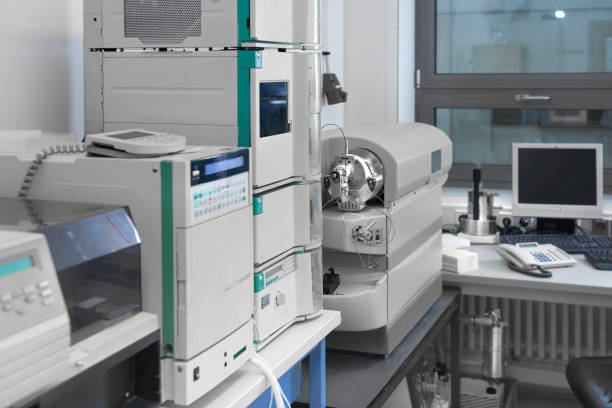 Benchtop Automation Market by Product Type (Sample Storage and Handling Equipment, Automated Liquid Handling and Dispensing Equipment), End User (Hospitals and Diagnostic Laboratories, A)-Global Outlook & Forecast 2023-2031